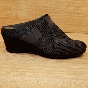 Aerosoles Women's Gray Tutor Slip On Mule. 7 1/2